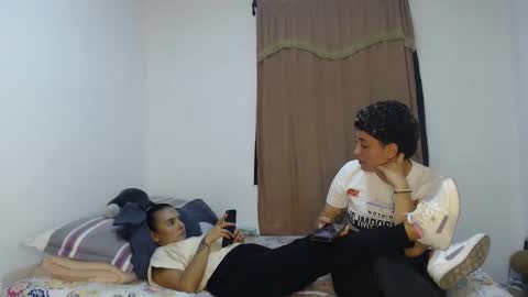 kammy   y   camila online show from May 19, 11:11 pm