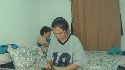 kammy   y   camila online show from May 27, 1:57 am