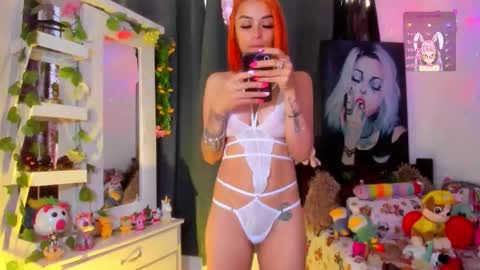 hello  Im Danni online show from February 11, 2:44 pm