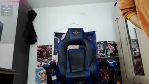 andres online show from March 22, 11:35 am