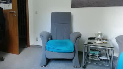 Snapshot of kantebra chatting on October 30, 8:49 am Kante online show from October 30, 8:49 am