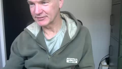 Snapshot of kapitein_rob chatting on February 15, 7:51 am Robbie online show from February 15, 7:51 am