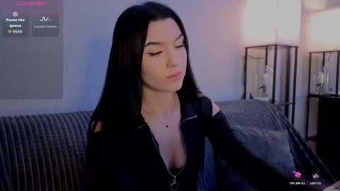 kara_life online show from December 5, 1:47 am