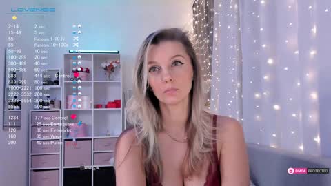 Julia online show from January 25, 9:04 pm