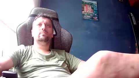 Snapshot of karasimsek54 chatting on May 9, 10:31 am karasimsek54 online show from May 9, 10:31 am