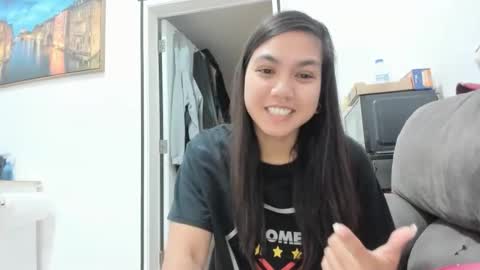 Kare Bear online show from May 28, 6:16 pm