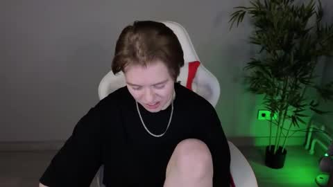 Snapshot of karen_lxve chatting on March 2, 9:27 am Karen online show from March 2, 9:27 am