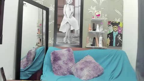 Snapshot of karenbis chatting on February 13, 9:00 pm Karen online show from February 13, 9:00 pm