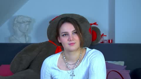 Karen online show from November 25, 6:41 pm