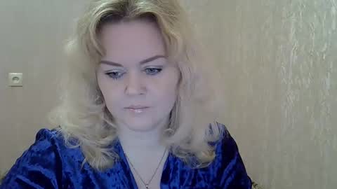 karennelsonx online show from February 14, 9:45 am