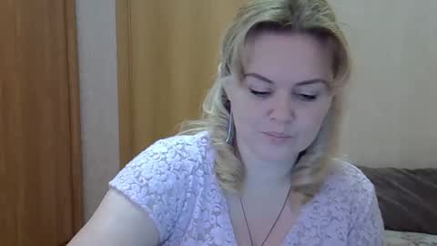 karennelsonx online show from March 10, 12:26 pm