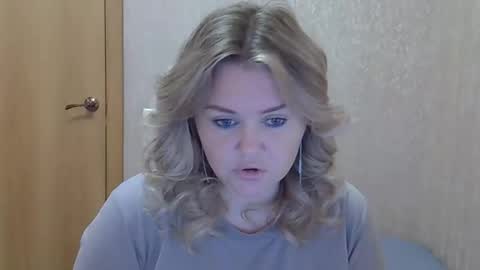 karennelsonx online show from November 11, 9:31 am