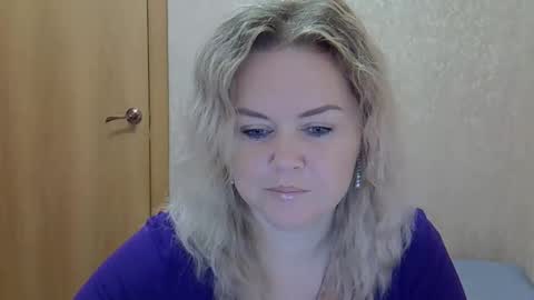 karennelsonx online show from November 16, 11:27 am