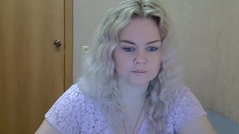 karennelsonx online show from January 11, 9:14 am