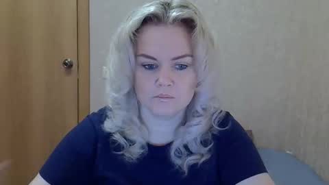 karennelsonx online show from January 13, 9:36 am