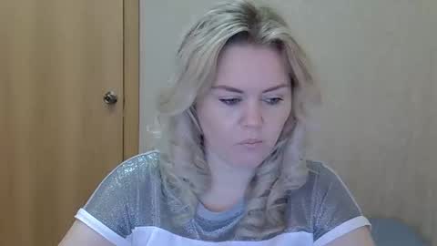 karennelsonx online show from March 4, 10:32 am