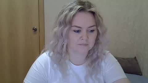 karennelsonx online show from March 13, 11:28 am