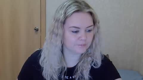 karennelsonx online show from March 23, 8:51 am