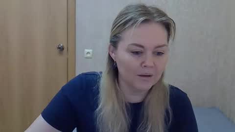 karennelsonx online show from May 30, 2:14 pm