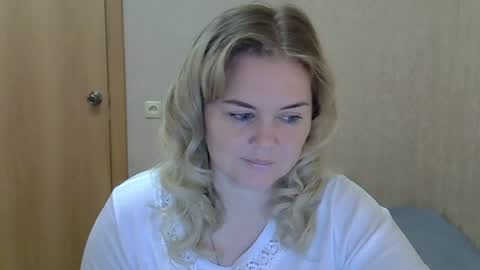 karennelsonx online show from June 27, 1:50 pm