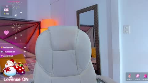 Karen online show from December 30, 9:08 pm