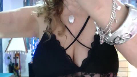 karima_sarabe online show from December 4, 1:36 am