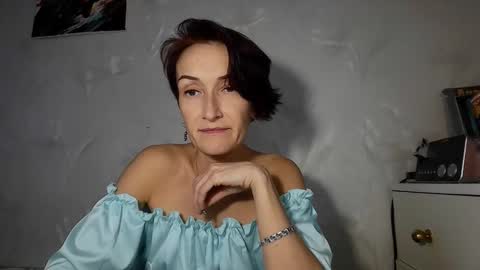 Snapshot of karina_co chatting on February 5, 1:27 pm karina_co online show from February 5, 1:27 pm