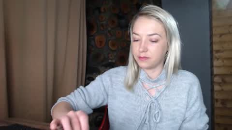 Snapshot of karina_fun chatting on February 15, 3:25 am karina online show from February 15, 3:25 am