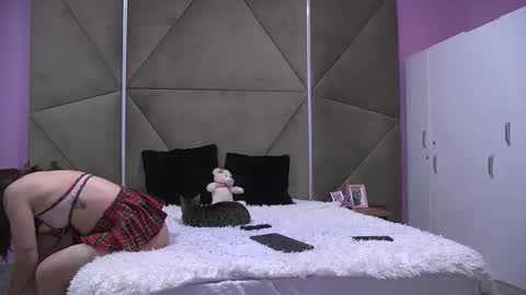 karina_lucce online show from April 27, 7:06 am