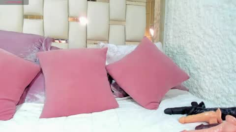 Snapshot of karina_mason chatting on April 19, 10:56 pm Karina online show from April 19, 10:56 pm