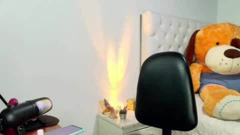 Snapshot of karina_pretty chatting on May 31, 12:12 pm karina online show from May 31, 12:12 pm