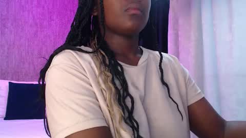 Snapshot of karinaflowers_ chatting on February 25, 11:42 am Im Karina online show from February 25, 11:42 am