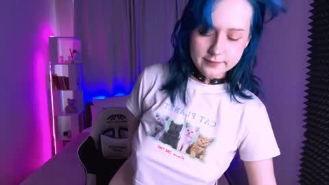 Snapshot of karinahili chatting on April 28, 10:42 am Karina online show from April 28, 10:42 am