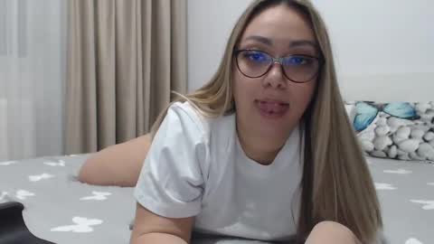 Karin online show from February 14, 5:46 pm