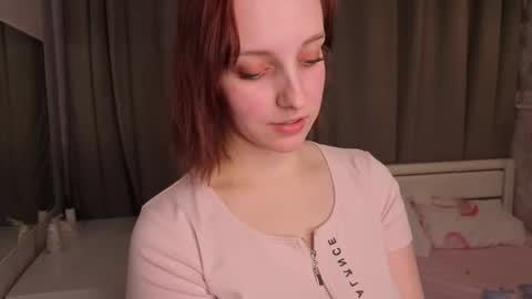 Snapshot of karissahintze chatting on February 2, 3:33 pm Grace online show from February 2, 3:33 pm
