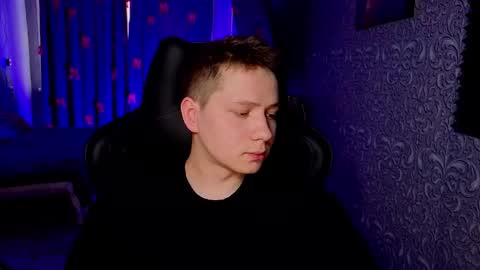 Snapshot of karl_night_ chatting on February 25, 5:39 am karl night online show from February 25, 5:39 am