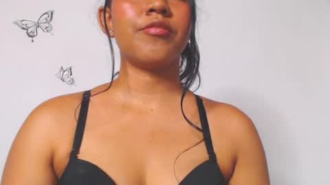 Snapshot of karla_boobs23 chatting on July 1, 8:52 pm karla online show from July 1, 8:52 pm