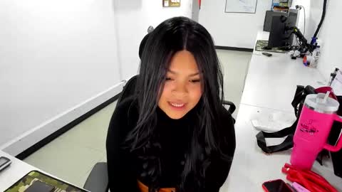 karla_cg online show from April 19, 1:05 am