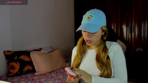Snapshot of karla_charloby chatting on May 5, 2:58 pm Karla online show from May 5, 2:58 pm