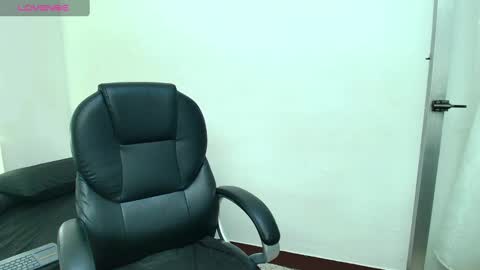 karla_hilton1 online show from October 6, 2:25 pm