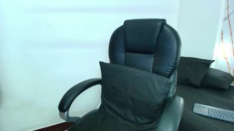 Snapshot of karla_hilton1 chatting on February 20, 4:51 pm karla_hilton1 online show from February 20, 4:51 pm