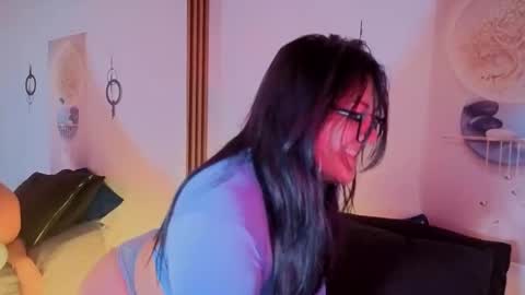 Snapshot of karla_valk1 chatting on October 23, 7:56 pm karla online show from October 23, 7:56 pm