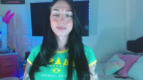 Snapshot of karla_zambrano chatting on February 17, 7:04 am karla online show from February 17, 7:04 am