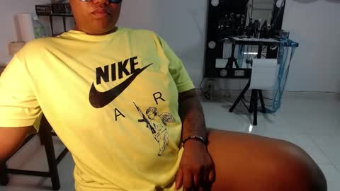 Snapshot of karlaluann chatting on October 12, 1:43 pm karlaluann online show from October 12, 1:43 pm