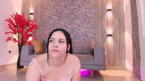 Snapshot of karlie_small chatting on September 11, 7:47 pm Karli online show from September 11, 7:47 pm