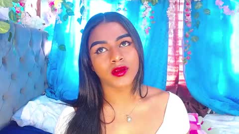 Snapshot of karly_coffe chatting on April 30, 11:49 am KARLY. online show from April 30, 11:49 am