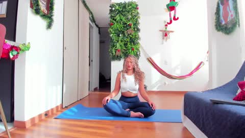 Karlye online show from December 17, 1:05 pm