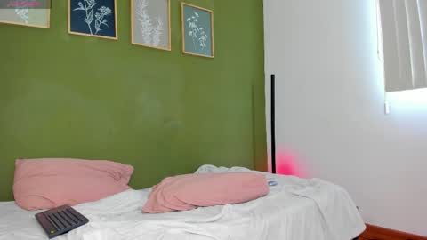 Karlye online show from April 9, 8:36 pm