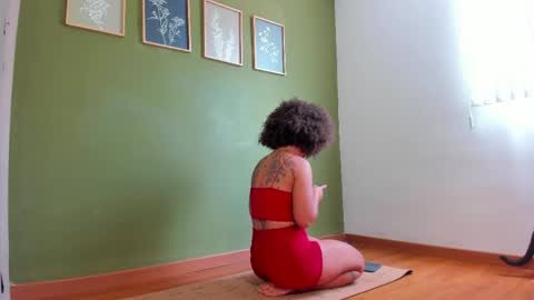 Karlye online show from April 13, 4:01 pm