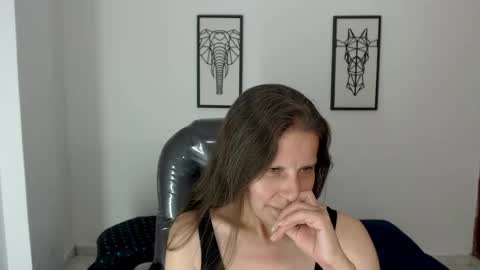 KARLYE online show from December 17, 6:02 am